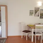 Pinewood Valley Oasis Apartmán *